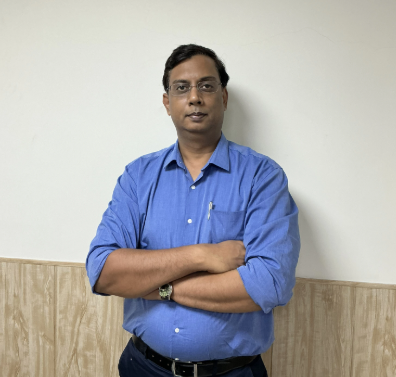 Dr. Navneet Agarwal